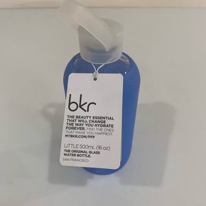 Bkr 500 mL glass water bottle (NWT)
